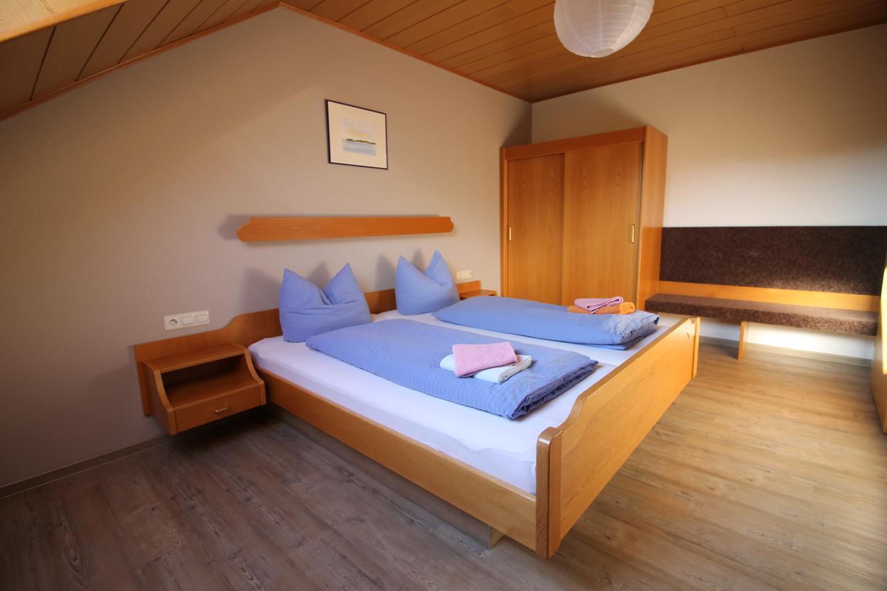 Gasthaus Und Ferienwohnungen Zum Engel Waldbrunn  Kamer foto