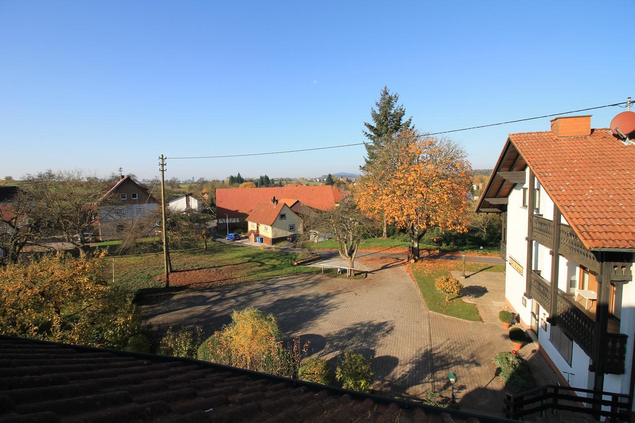 Gasthaus Und Ferienwohnungen Zum Engel Waldbrunn  Buitenkant foto